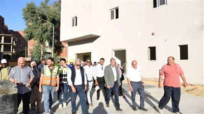 رئيس القابضة للمياه ورئيس مياه الفيوم يناقشان مشروعات 