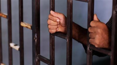 المشدد 3 سنوات لتعدي على شخص وسرقته بالعبور