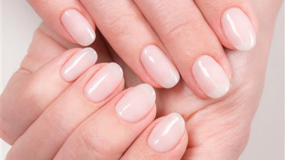 انتبه.. شكل أظافرك يكشف لك الحالة الصحية لجسدك