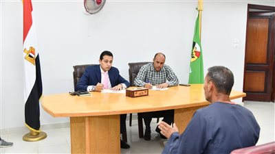 نائب محافظ الفيوم يبحث مطالب ابشواى واطسا ويوسف الصديق