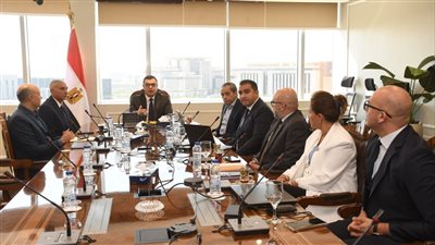 وزير الإسكان يستعرض الرؤى والمقترحات لتعظيم دور شركة سيتي إيدج 