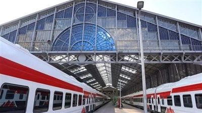 السكة الحديد: زيادة تركيب بعض القطارات على الوجهين القبلي والبحري 