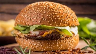 طريقة عمل البرجر على خطى المطاعم