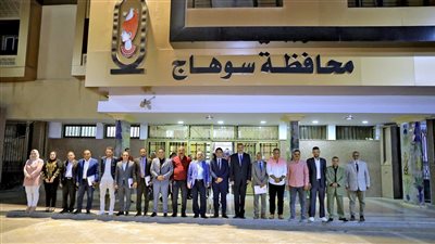 محافظ سوهاج يناقش مع الصحفيين والإعلاميين أهم طموحاته للنهوض بالمحافظة