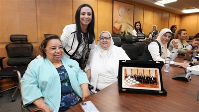 أعضاء القومي للمرأة يلتقون مايا مرسي لتهنئتها بتوليها وزارة التضامن الاجتماعي