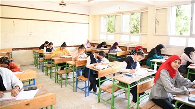 قنا: خفض درجات القبول بالمدارس الثانوية العامة والفنية 