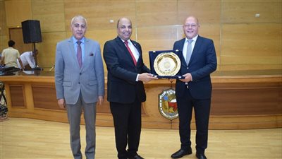 رئيس جامعة سوهاج يعلن تعيين 15 معيداً بكلية العلوم