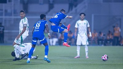 الشوط الأول.. التعادل يسيطر على مباراة الهلال والأهلي