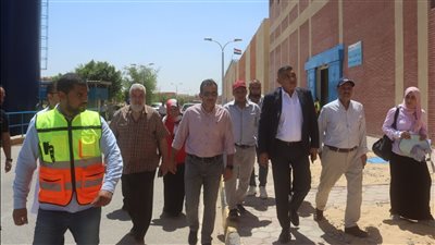 وزير الإسكان يتابع سير العمل بمنظومة مياه الشرب والصرف بالقاهرة الجديدة والعاشر من رمضان