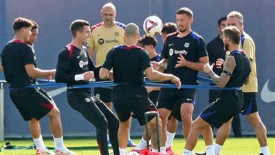 أزمة سقف الرواتب صداع في رأس برشلونة