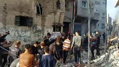 شهيدا وعشرات المصابين إثر غارات إسرائيلية على منازل في خان يونس