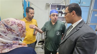 وكيل وزارة العمل بالدقهلية يزور ضحايا حادث سقوط 