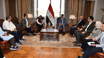 صبحي يبحث الاستعدادات الخاصة بإطلاق البطولة الدولية في تحدي الروبوتات