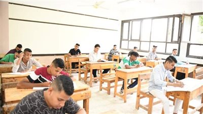 تباين آراء الطلاب وأولياء الأمور حول تعديلات الثانوية العامة بقنا 