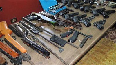 ضبط عاطلين حولا منزلًا لورشة تصنيع سلاح بالمنيا