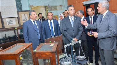 وزير التموين يشدد على ضرورة الانتهاء من تكويد المشغولات الذهبية