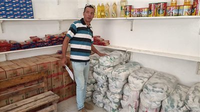 ضبط مدير مشروع جمعيتي لتصرّفه في 204 عبوات سلع بالفيوم 