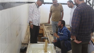 جولة مفاجأة..رئيس مياه الفيوم يتفقد محطات المياه للتأكد من انتظام العمل