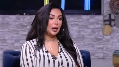 شاهيناز تكشف سبب تقديمها أغاني بعد ارتداء الحجاب (فيديو)