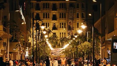 الإسكندرية تحت الحصار.. الكورنيش والشوارع تكتظ بالمواطنين والمصطافين 