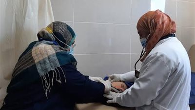 صحة المنوفية تنظم قافلة طبية لخدمة 5 قرى بـقويسنا  