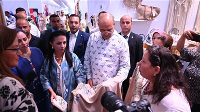 وزيرا التضامن والعمل في جولة تفقدية بمعرض تنمية الأسرة بمهرجان العلمين الجديدة