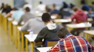 تحديات التعليم.. كيف تواجه الحكومة عجز المعلمين والكثافة الطلابية؟