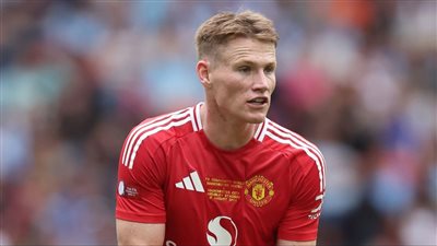 نابولي الإيطالي يستهدف ضم الإسكتلندي ماكتوميني 