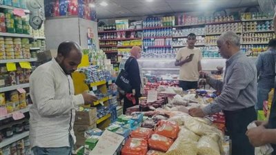 تحرير محاضر للمحال التجارية بنجع حمادي