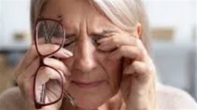 علاقة ضعف البصر بالإصابة بالخرف 