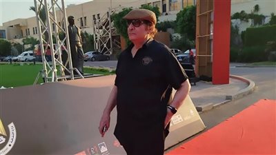 محيي إسماعيل أول الحاضرين لحفل ختام مهرجان المسرح المصري.. صور