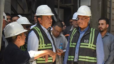 وزير قطاع الأعمال يتفقد مصانع 