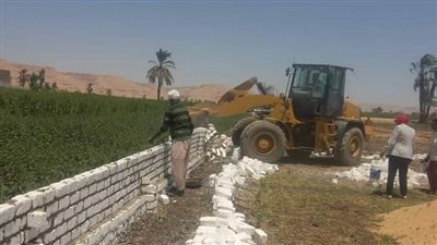 حملة لإزالة التعديات بمركزى نجع حمادي ودشنا بقنا