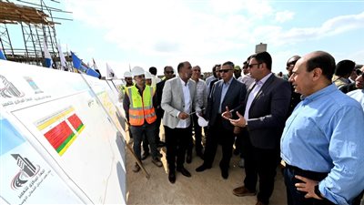 وزير الإسكان ومحافظ الإسكندرية يتفقدان مشروع إنشاء القوس الغربي لمحور اللواء عمر سليمان  