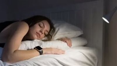 علماء: هناك صلة بين جودة النوم والإضاءة الداخلية