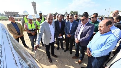 وزير الإسكان ومحافظ الإسكندرية يستعرضان مشروعات الجهاز المركزي للتعمير بالإسكندرية