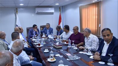 وزير الإسكان ومحافظ الإسكندرية يستعرضان مشروعات الجهاز المركزي للتعمير