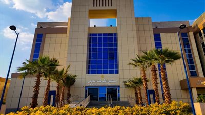 نجاح أول عملية اصلاح إعوجاج بالعمود الفقري لمريض بالأقصر