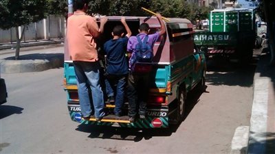 قرى البحيرة غارقة في الأزمات.. المواصلات والكهرباء كابوس يطارد الأهالي