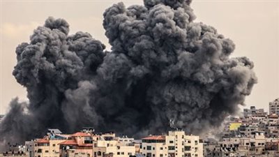 شهداء ومصابون في قصف مدفعي إسرائيلي على منزل شرق دير البلح