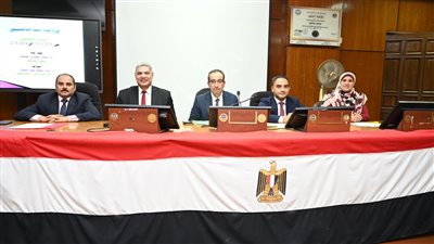 رئيس جامعة الفيوم يفتتح الدورة الـ 50 لإعداد المعلم الجامعي بكلية التربية
