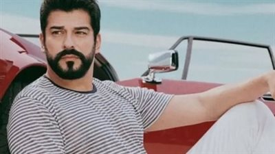 حكاية مشاركة بوراك أوزجيفيت في فيلم مع إنجي وجدان