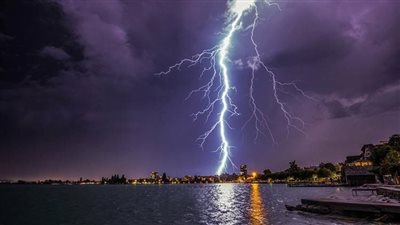 مصرع وإصابة 21 شخصا بسبب البرق في شرق الهند