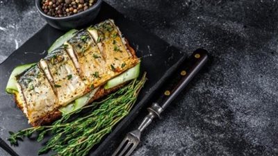 على خطى المطاعم.. حضري سمك الهامور المشوي مع الأعشاب للرجيم 