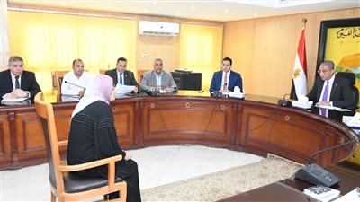 محافظ الفيوم يوجه بسرعة رفع التعديات على حرم طريق عزبة حمدي البحرية