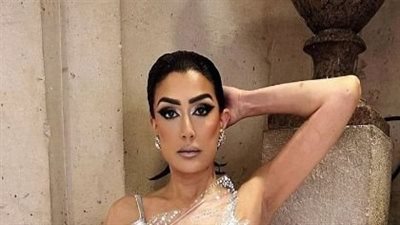 الكورسية يبرز نحافة غادة عبدالرازق