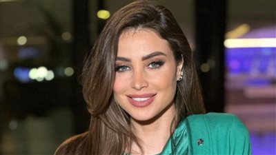 أنابيلا هلال تتألق بأحدث صيحات النظارات الشمسية لـ 2024