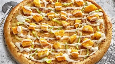 طريقة تحضير بيتزا الدجاج الكريسبي.. وصفة شهية ومقرمشة في المنزل