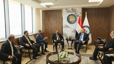 وزير البترول يبحث مع رئيس «موبيل» زيادة التعاون لمضاعفة الإنتاج 