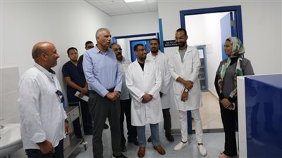 محافظ أسوان يتفقد مشروع إحلال وتجديد المبنى الجديد بمستشفى دراو المركزى